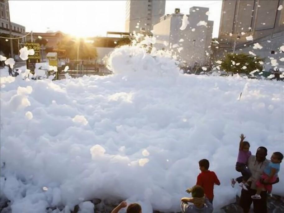 Fun Crawler Foam Party in Miami
