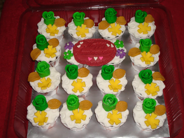 Green Rose Cupcakes