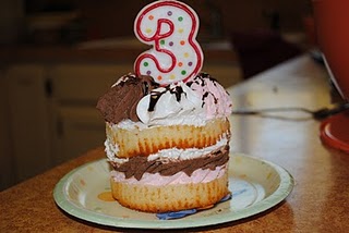 HAPPY BIRTHDAY KING YOYOGI PARK Little+birthday+cake