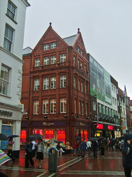 Blogumuzdaki tek Dublin fotosu. Çünkü beni İrlandanın kaleleri daha çok cezbediyor..