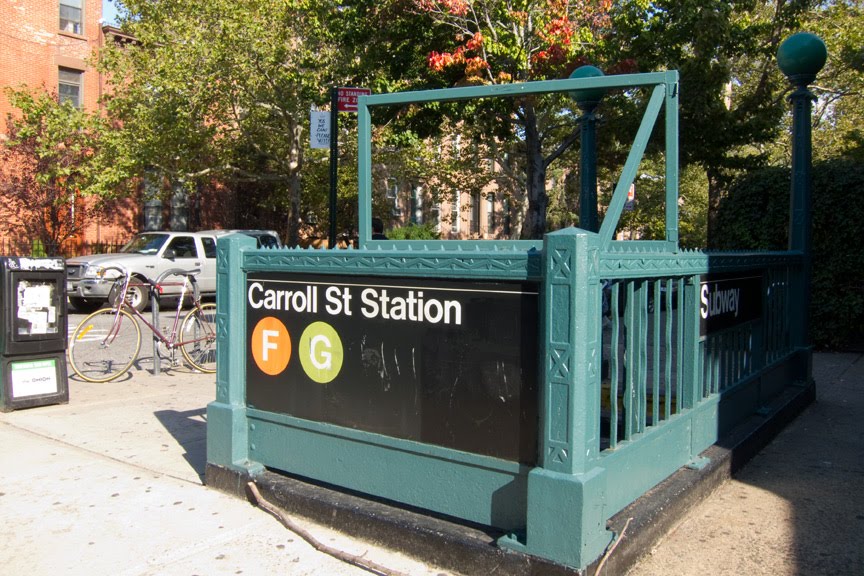 Was out in Red Hook visiting an old friend and came upon this empty ad