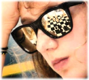 [Ajedrez+Cara+Lentes+Reflejo.jpg]
