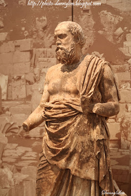 Philosopher-Statue-Delphi-Museum