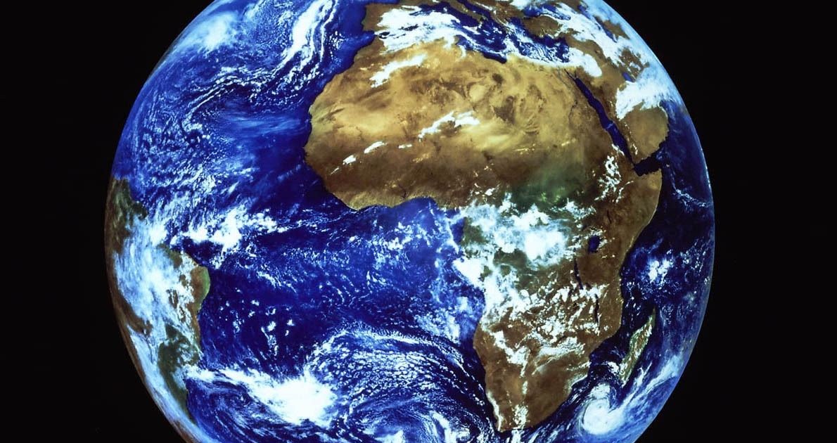 表参道フランス語 Le Monde Est Peitt 世間は狭い