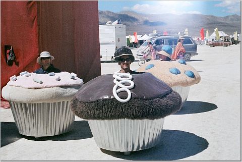 [cupcakes+Veeyawn.jpg]