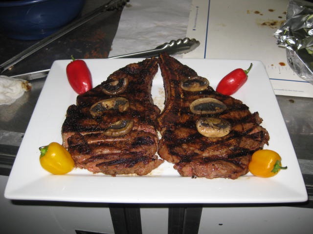 [Randy+Twyford's+GrillGrate+Steak.jpg]