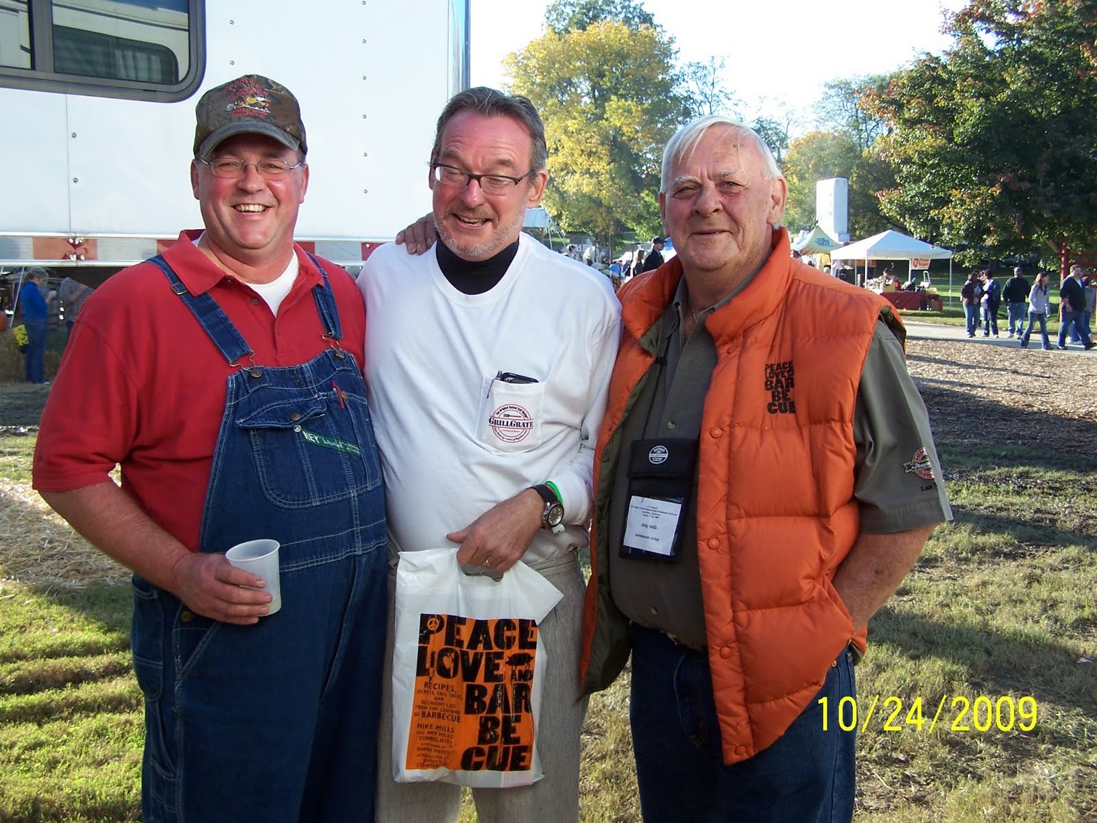 [Dutch+Uncles+of+BBQ.jpg]