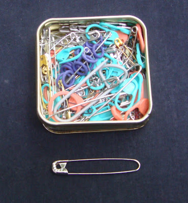 Obsession: Coil-less Safety Pins - knittyBlog