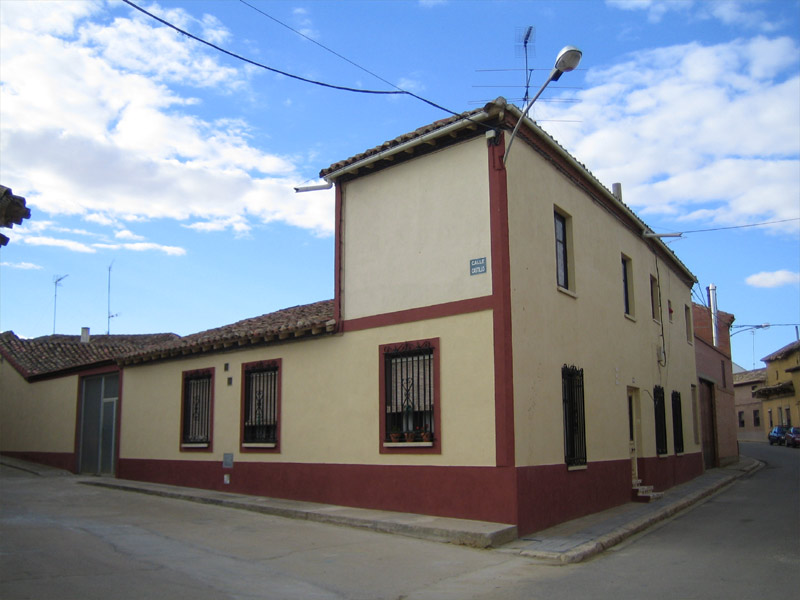 [02.fachada.JPG]