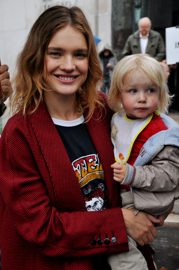 [paris-fwss2010-natalia-vodianova.jpg]