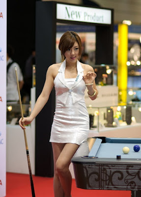 Hwang+Mi+Hee++Playing+pool11.jpg