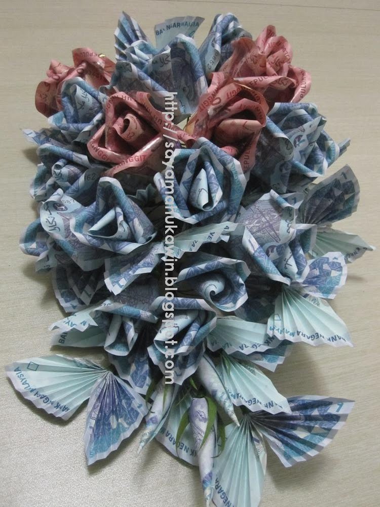 Diari Ke Many Money Roses