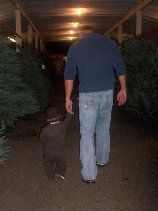 Picking out our Xmas tree!