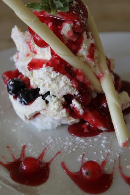 Berry Mess, Wild Garlic, Mat Follas