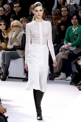 http://3.bp.blogspot.com/_yR53IGRIzT0/S8Gg61Tcw5I/AAAAAAAAFPY/p3VqAQ_ju-I/s1600/Celine+by+Phoebe+Philo+fall+winter+automne+hiver+2010-2011+9.jpg