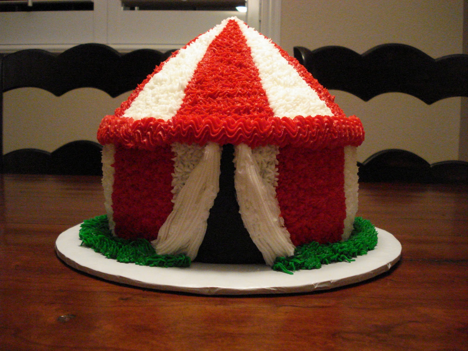 Haylee Cakes Lions, Tigers, and Bears, Oh My!