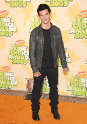 Taylor Lautner Official Gallery - Page 2 Taylor-lautner-kca+(1)