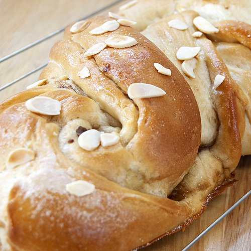 CaffeIna Braided sweet bread with coffee cream filling