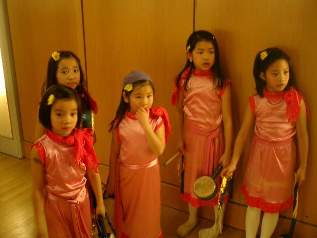 [067.JPG]