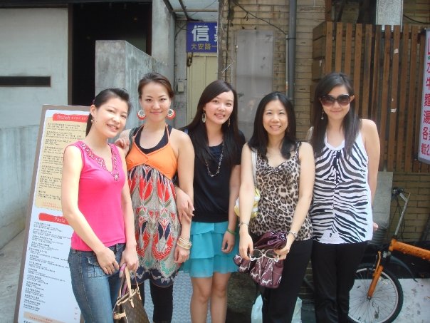 [6140_154153923437_779713437_3464566_2309851_n.jpg]