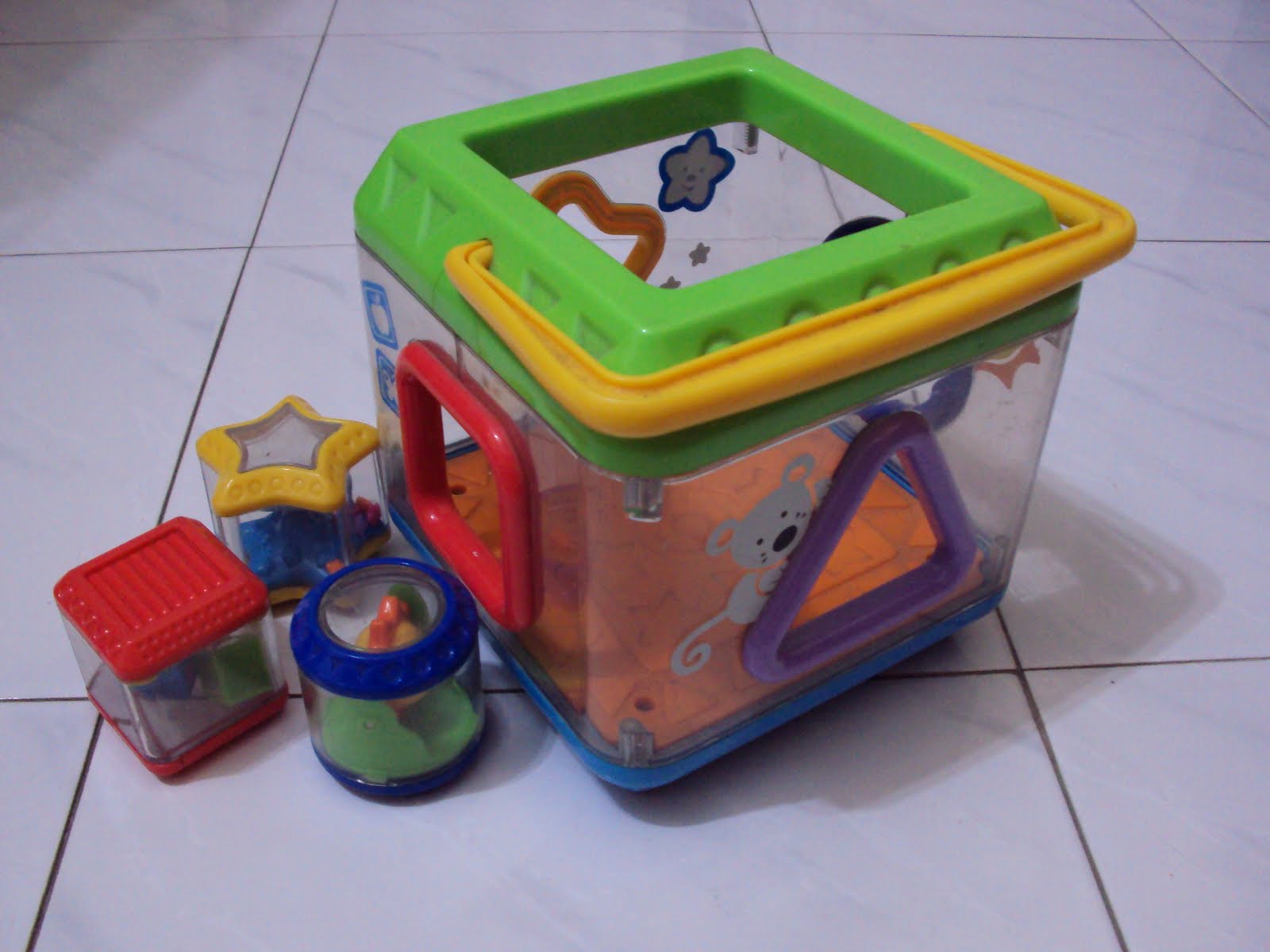 Toys4toddlers Fisher Price peek a blocks shape sorter