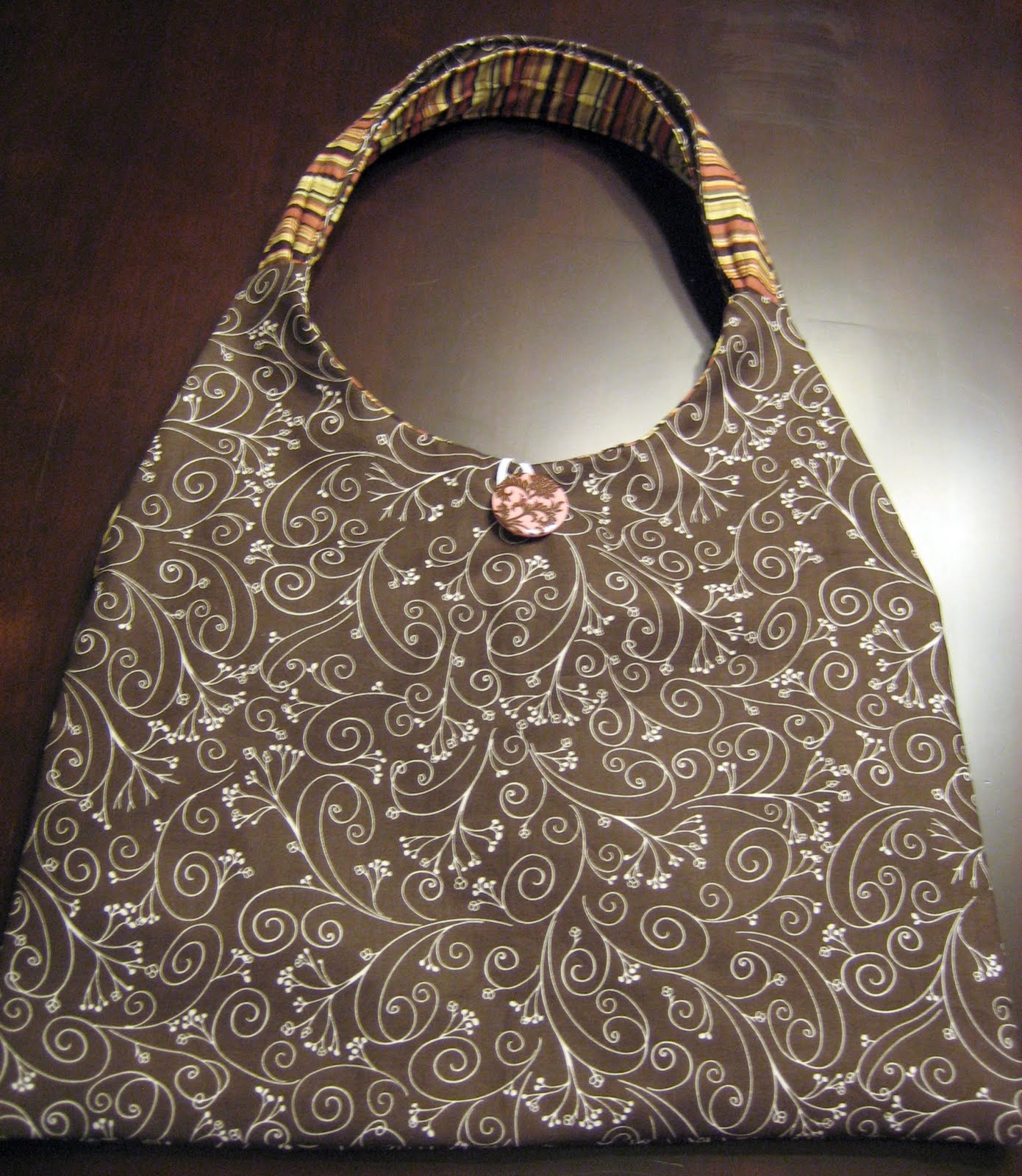 [Crystal+-+Brown+script+bag.jpg]