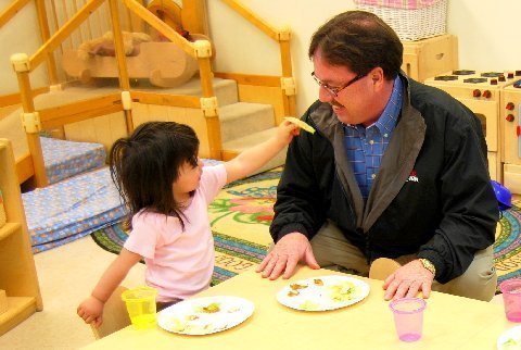 [Kiaran+at+lunch.bmp]