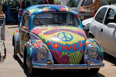 INN - Dps de 50 anos, a VW vai atualizar a Kombi... Fusca+hippie