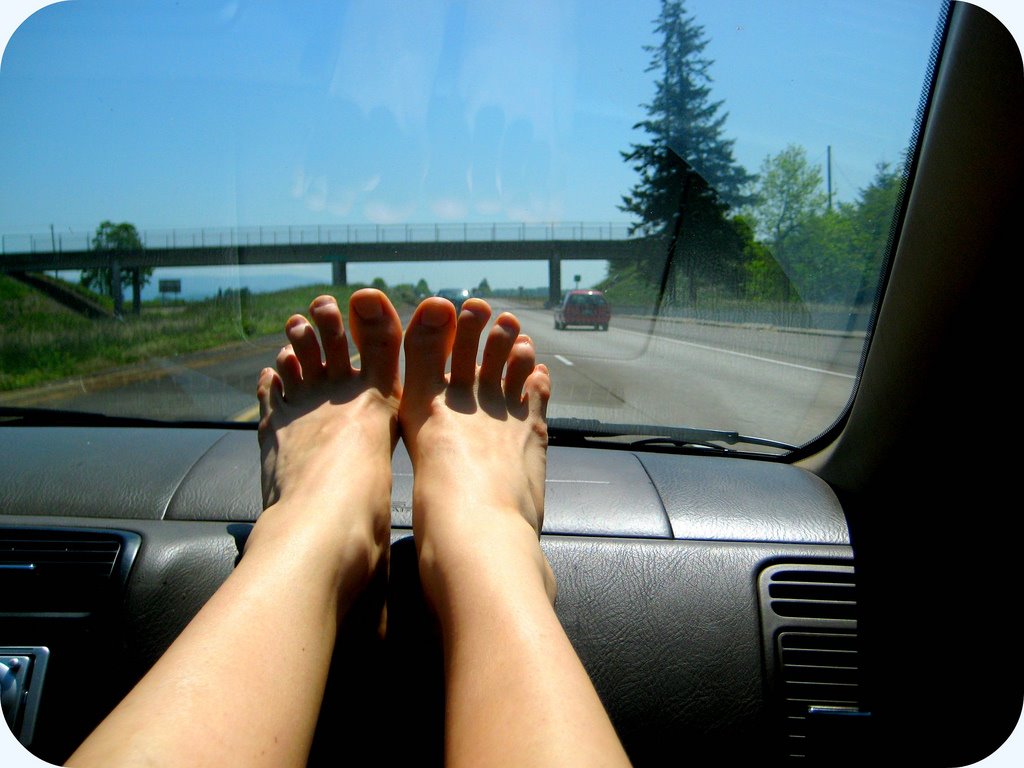 [toes+driving.jpg]
