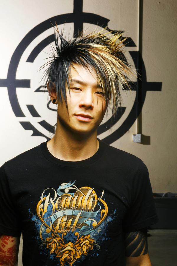 best emo hairstyle, short emo hairstyle, high voltage emo hairstyle, emo boy hairstyle, 