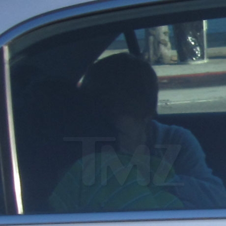  Bieber was caught in the backseat of a honda, making out with the girl 
