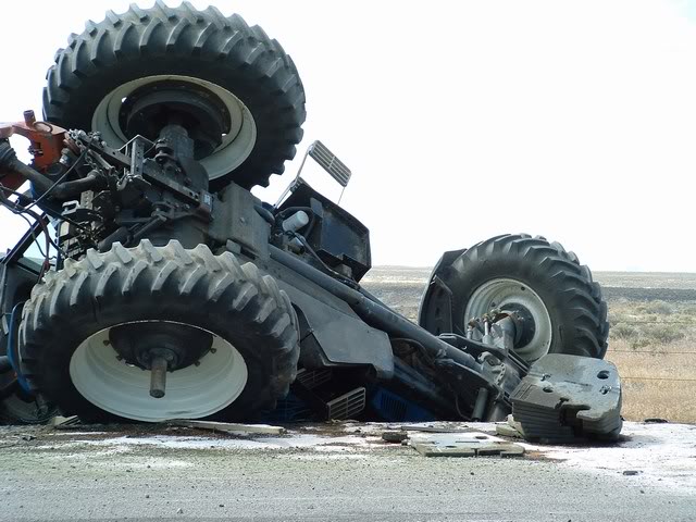 [tractor-crash-13.jpg]