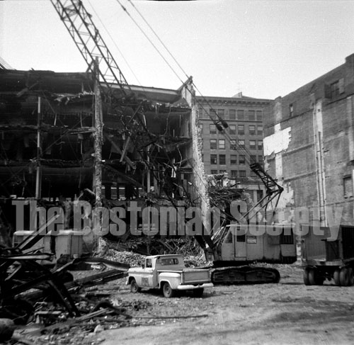 [Raymonds+1967.jpeg]