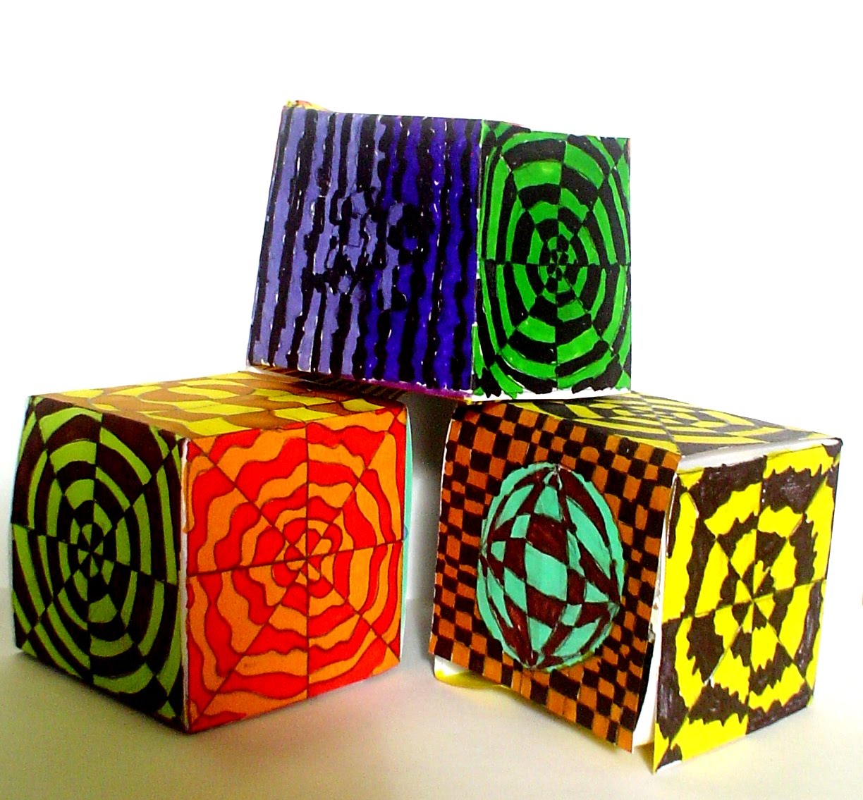 op art cube