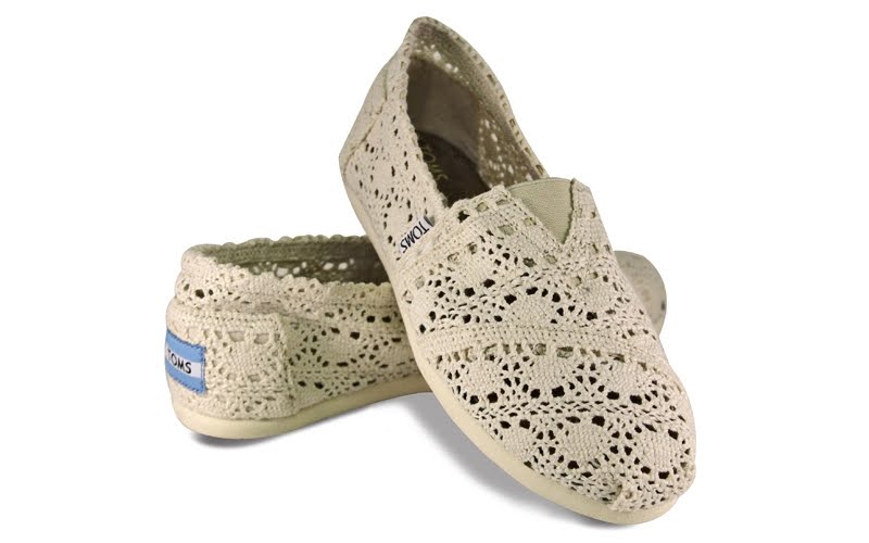 DIY Eco-Sandals - Crocheted Grocery Bags Make Sensible Plarn Shoes