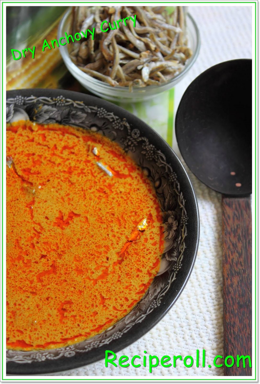 Thai Inspired Dried Anchovies Curry / Unakka Meen curry