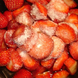 [strawberry-in-pan.jpg]