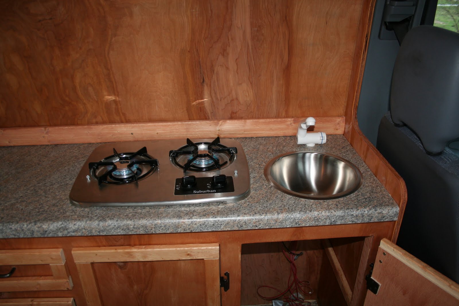 [conversion+cabinets+2+005.JPG]