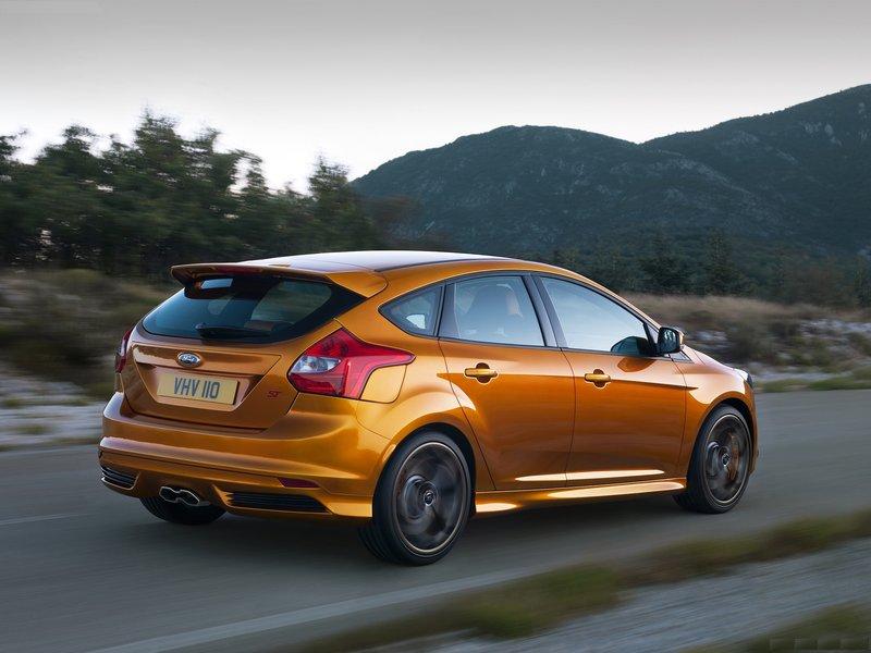 Orange Focus Rs