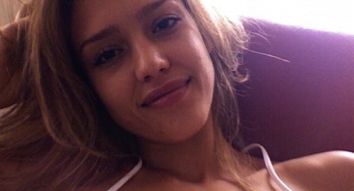 The once named as the sexiest woman on the planet, Jessica Alba has n**e 