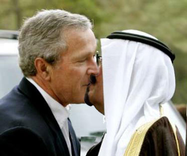 السلفية الوهابية وعلاقتهم باليهود Bush-kiss