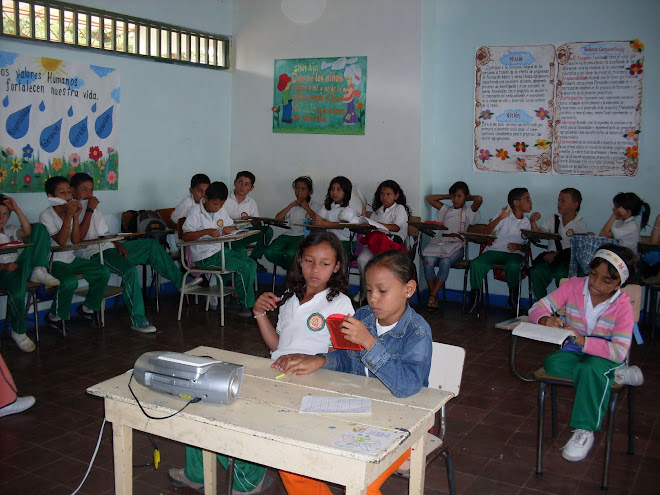 Niños ensayando la canción Noches De Cartagena