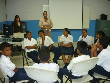 Docentes estimulan la creatividad en sus estudiantes