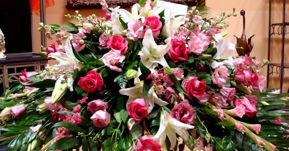 Bernardo's Flowers BFSCP5 Pink & White Funeral Flower Casket Piece