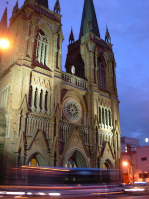 Hay cielos más cercanos a Dios que otros... a ver...¿Dios, dijimos? ¿Dios, Tries, Cuiatro? Carrera 50 y Calle ¿35? Medellín