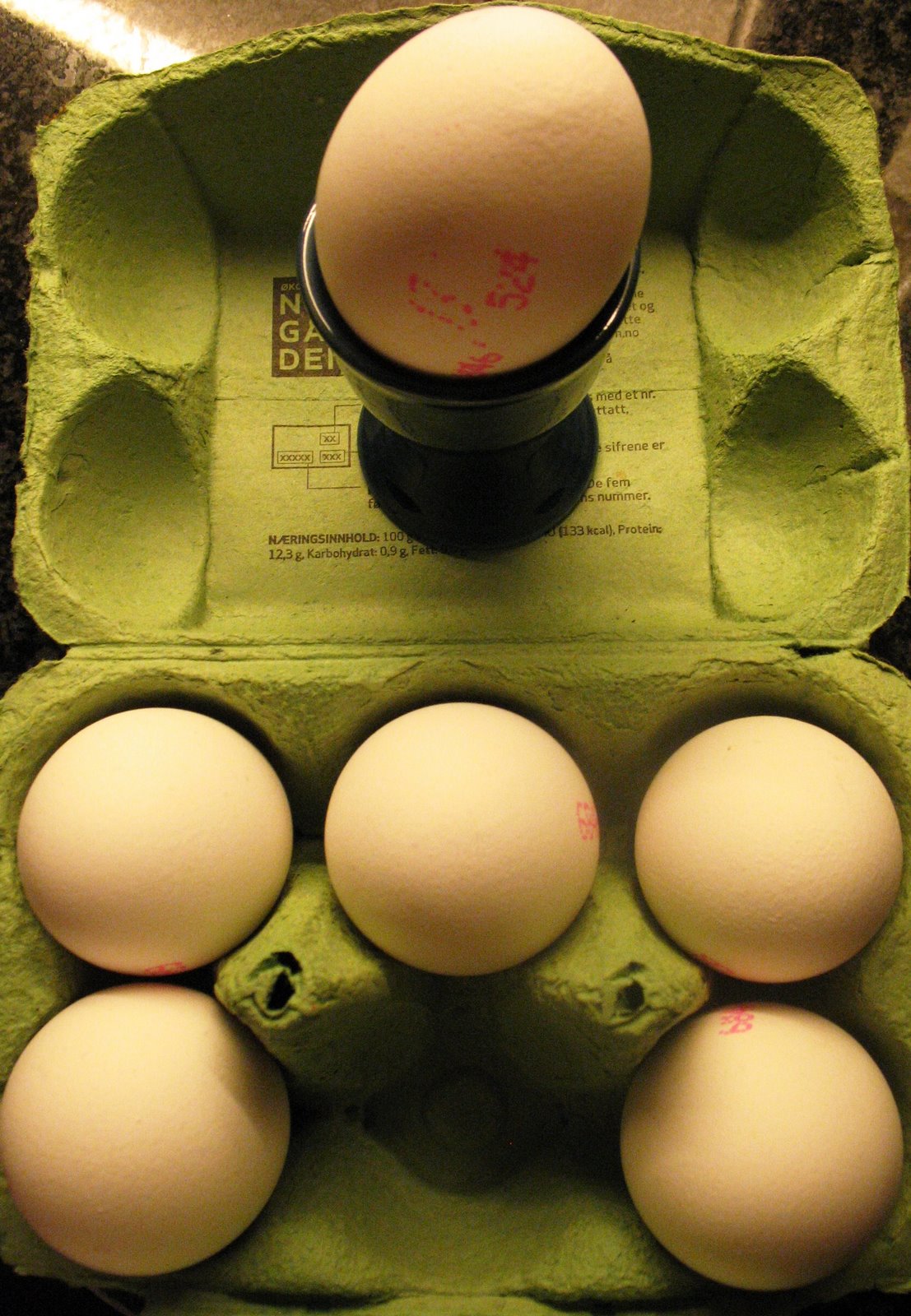 [Eggs+-+5+and+1.jpg]