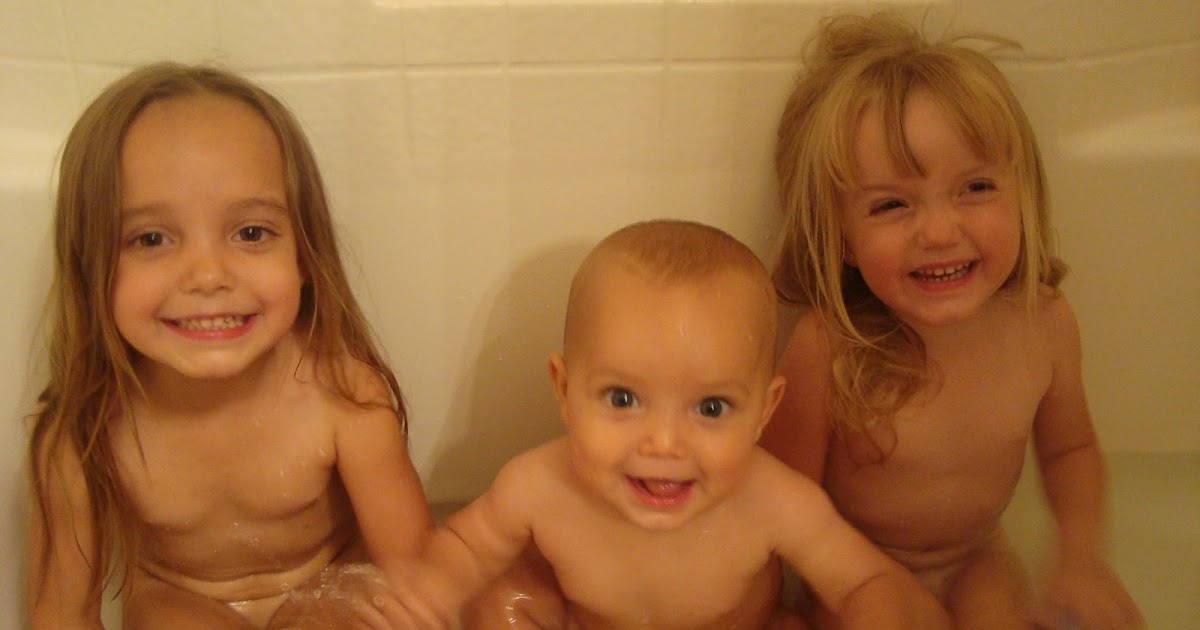 Abram & Ashley Ellsworth Family Bath Time Fun!