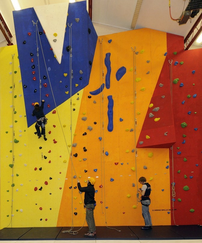 ZigZag Climbing Walls