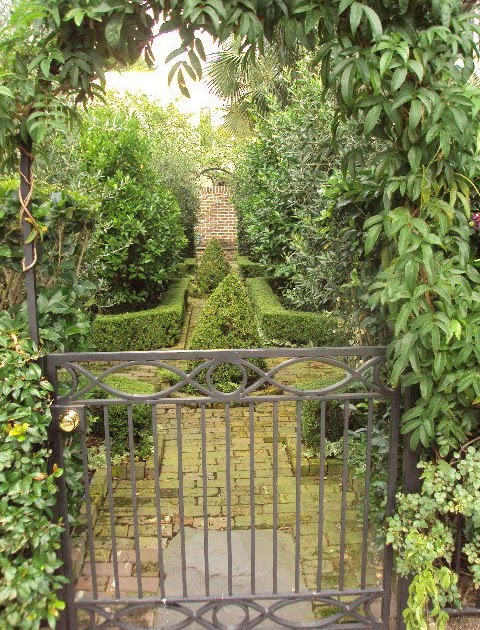 Antique ART Garden: Glimpse of Gardens in downtown Historic Charleston, SC