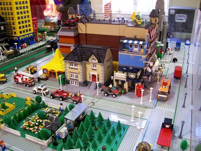 Asal Usul: Sejarah Mainan Lego
